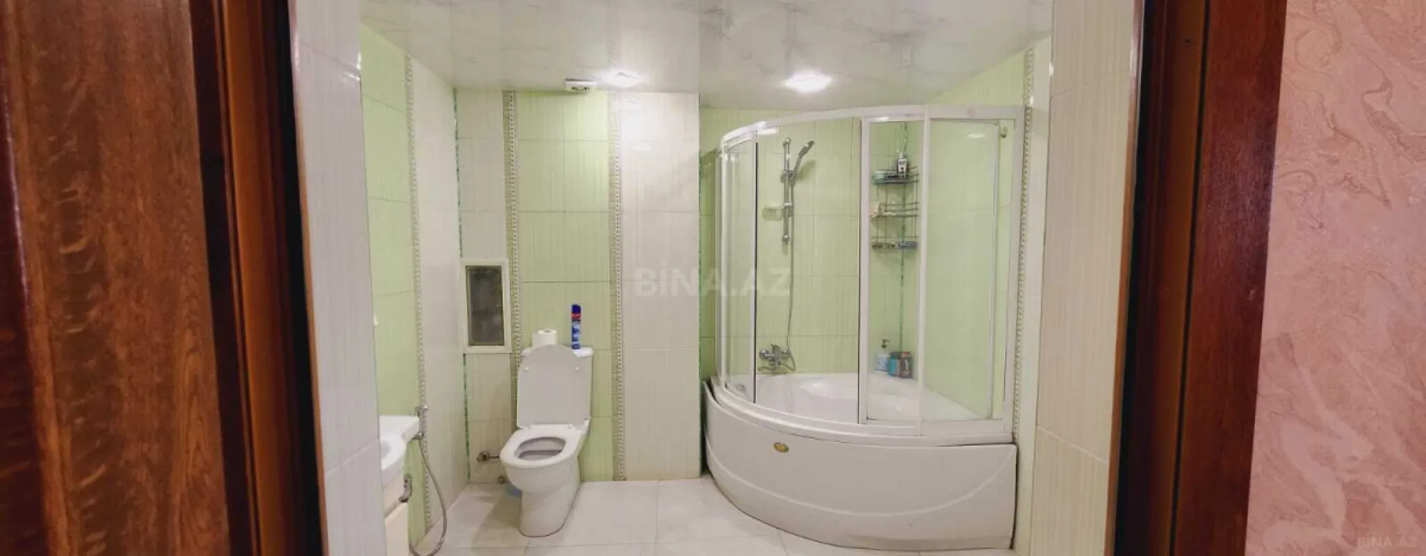 Kirayə verilir 2 otaqlı mənzil 105 m²