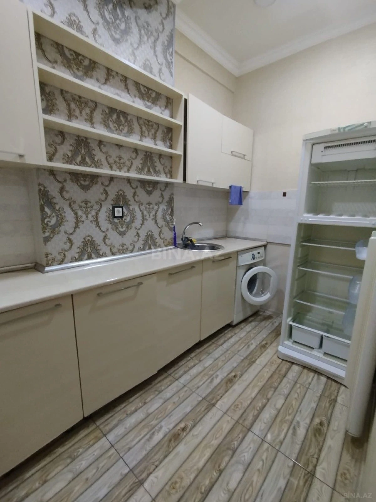 Kirayə verilir 2 otaqlı mənzil 90 m²