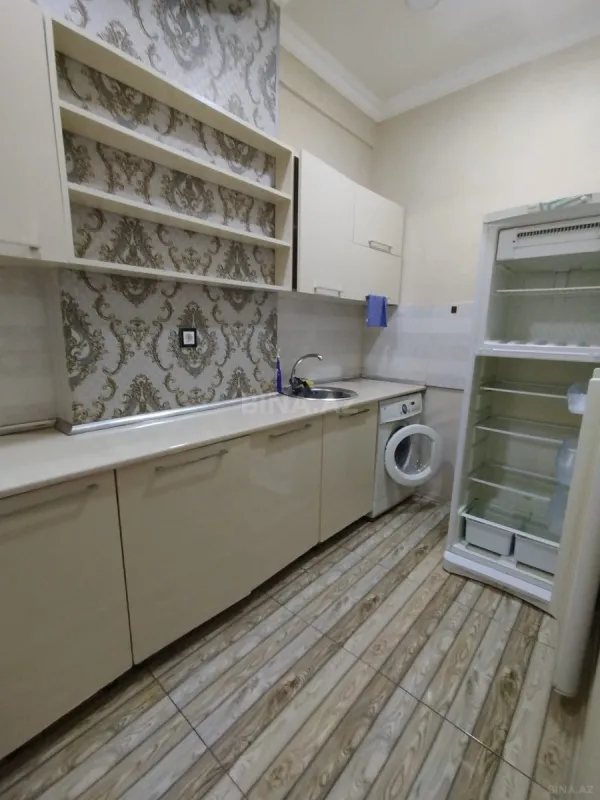 Kirayə verilir 2 otaqlı mənzil 90 m²
