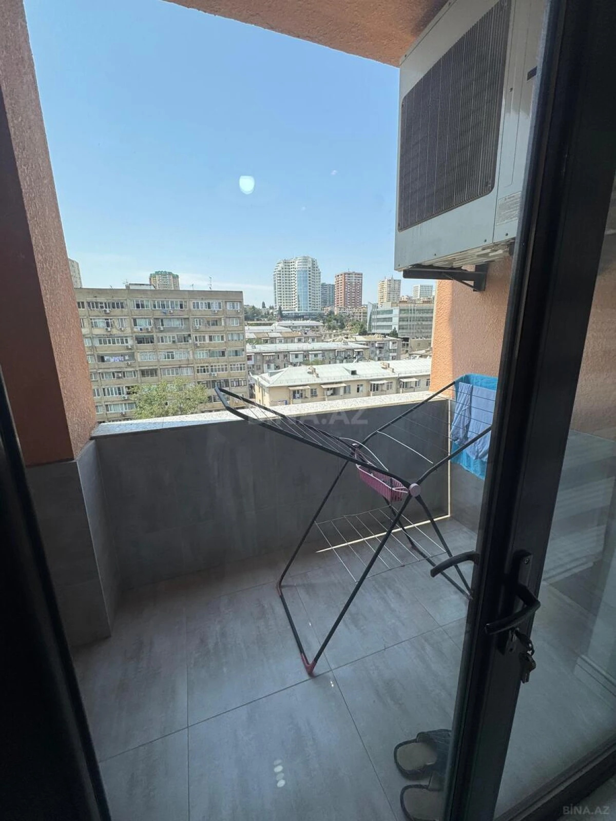 Kirayə verilir 3 otaqlı mənzil 140 m²
