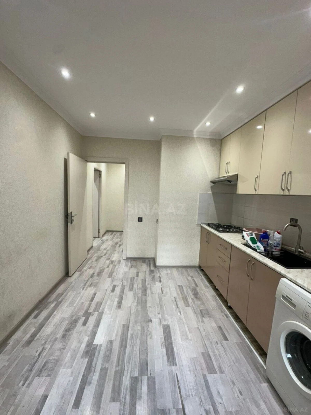 Kirayə verilir 2 otaqlı mənzil 77 m²