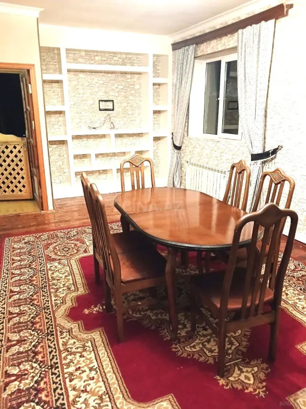 Kirayə verilir 2 otaqlı mənzil 90 m²