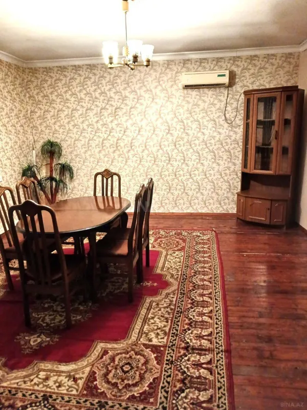 Kirayə verilir 2 otaqlı mənzil 90 m²