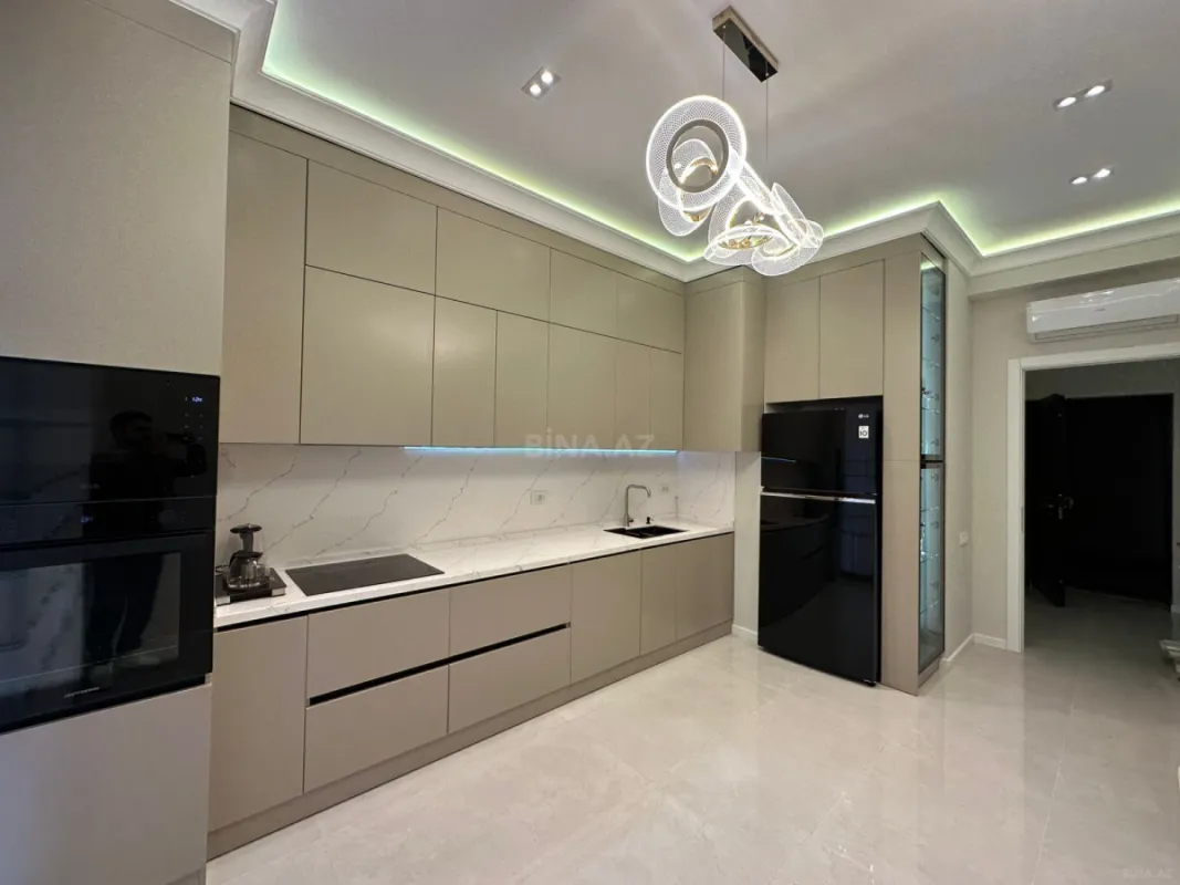 Kirayə verilir 3 otaqlı mənzil 140 m²