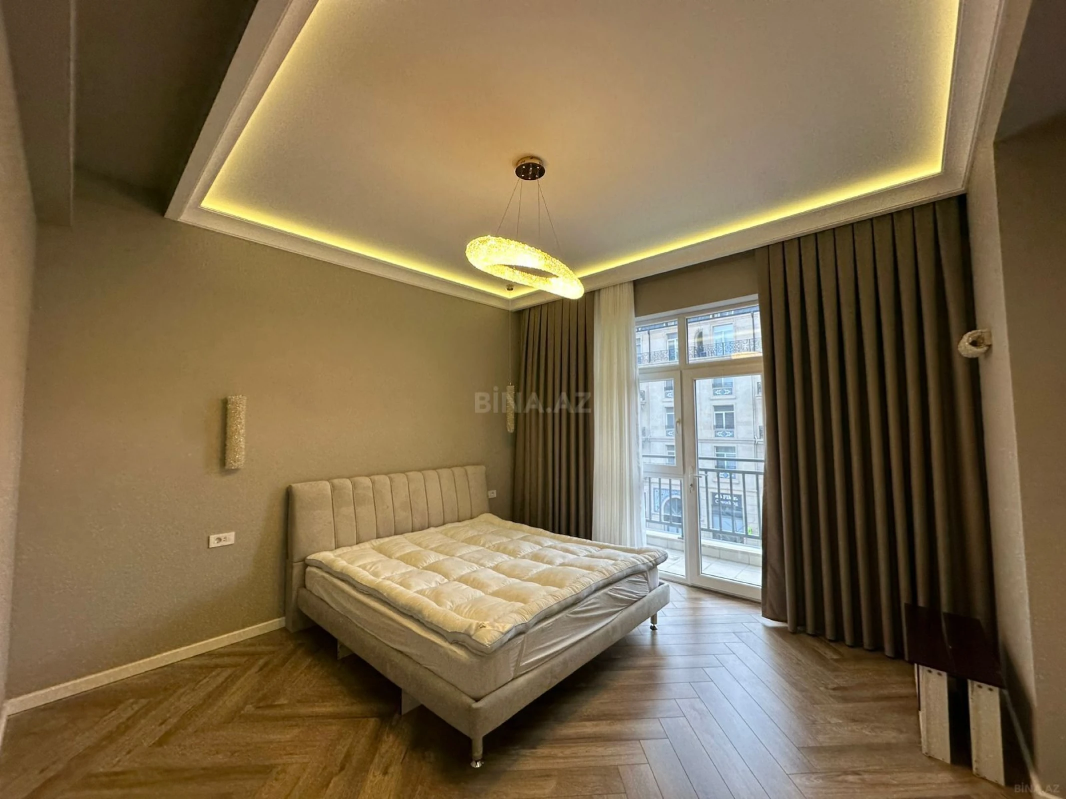 Kirayə verilir 3 otaqlı mənzil 140 m²