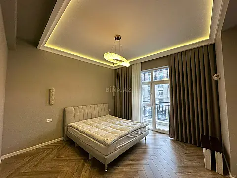 Kirayə verilir 3 otaqlı mənzil 140 m²