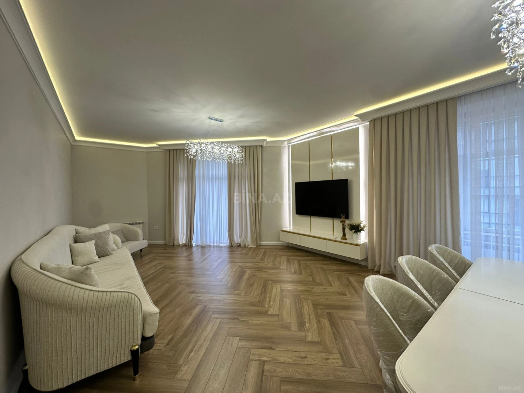 Kirayə verilir 3 otaqlı mənzil 140 m²