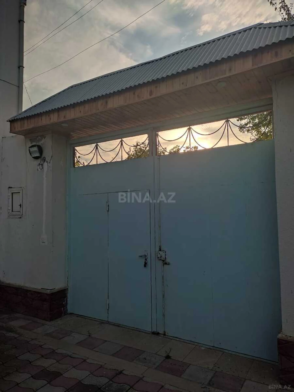 Satılır 5 otaqlı həyət evi 180 m²