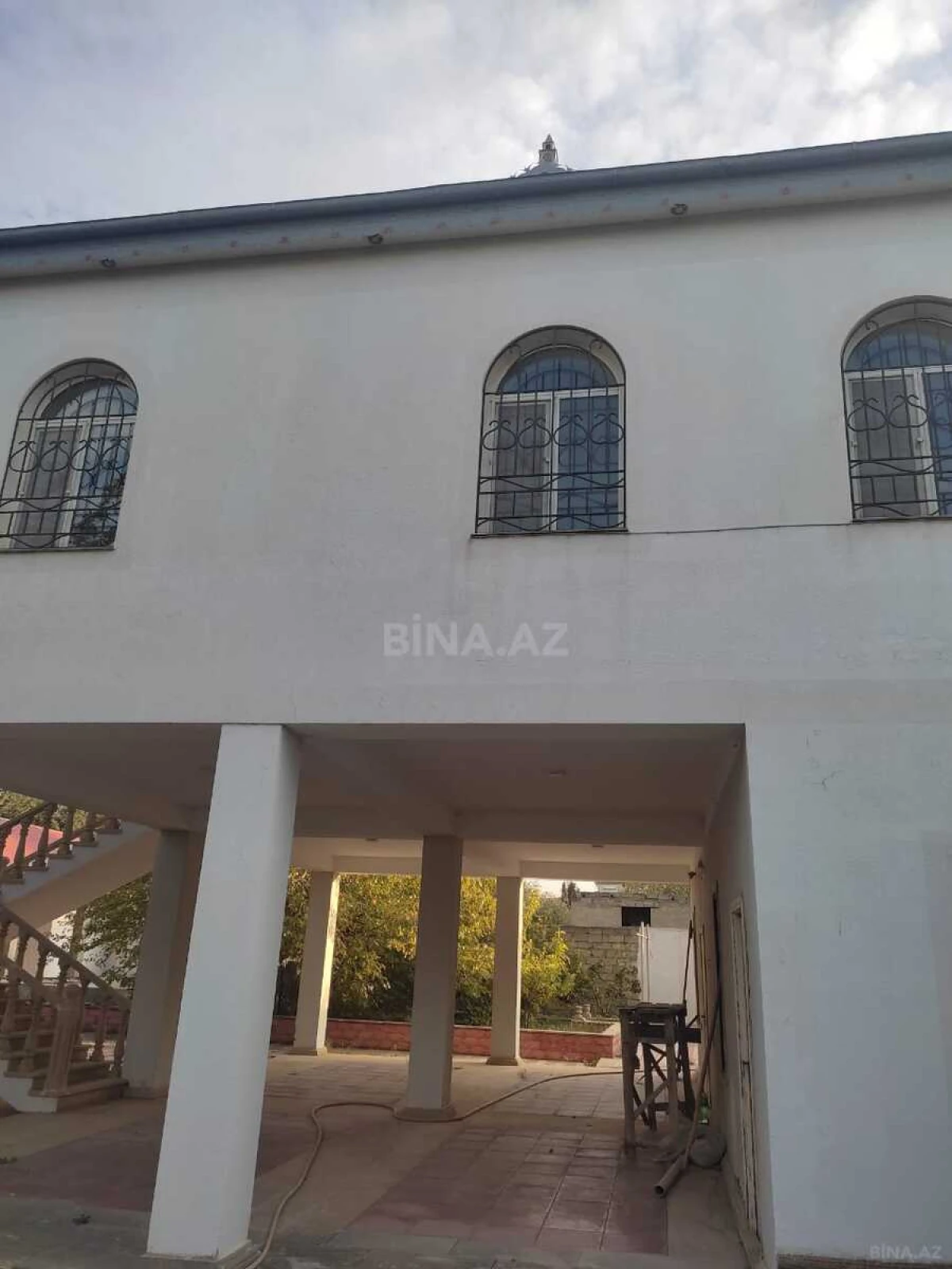 Satılır 5 otaqlı həyət evi 180 m²