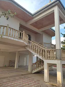 Satılır 5 otaqlı həyət evi 180 m²