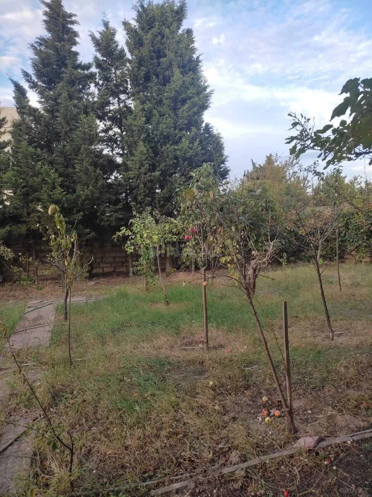 Satılır 5 otaqlı həyət evi 180 m²