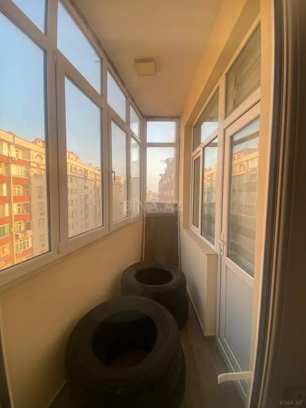 Satılır 4 otaqlı mənzil 160 m²