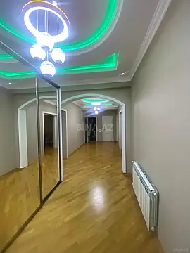 Satılır 4 otaqlı mənzil 160 m²