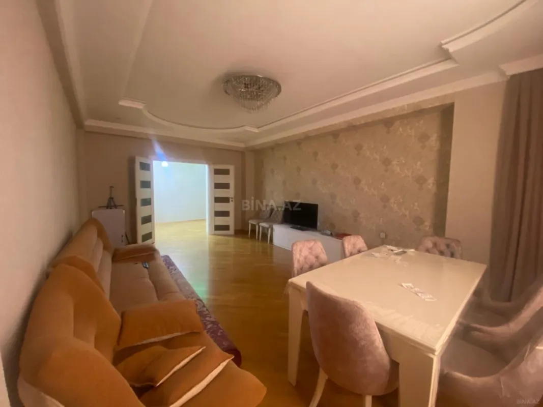 Satılır 4 otaqlı mənzil 160 m²