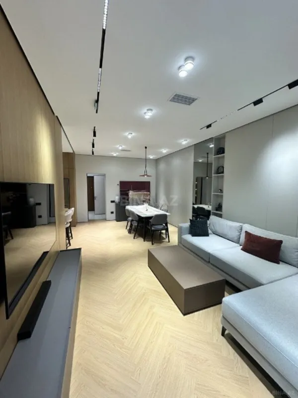 Satılır 3 otaqlı mənzil 128 m²