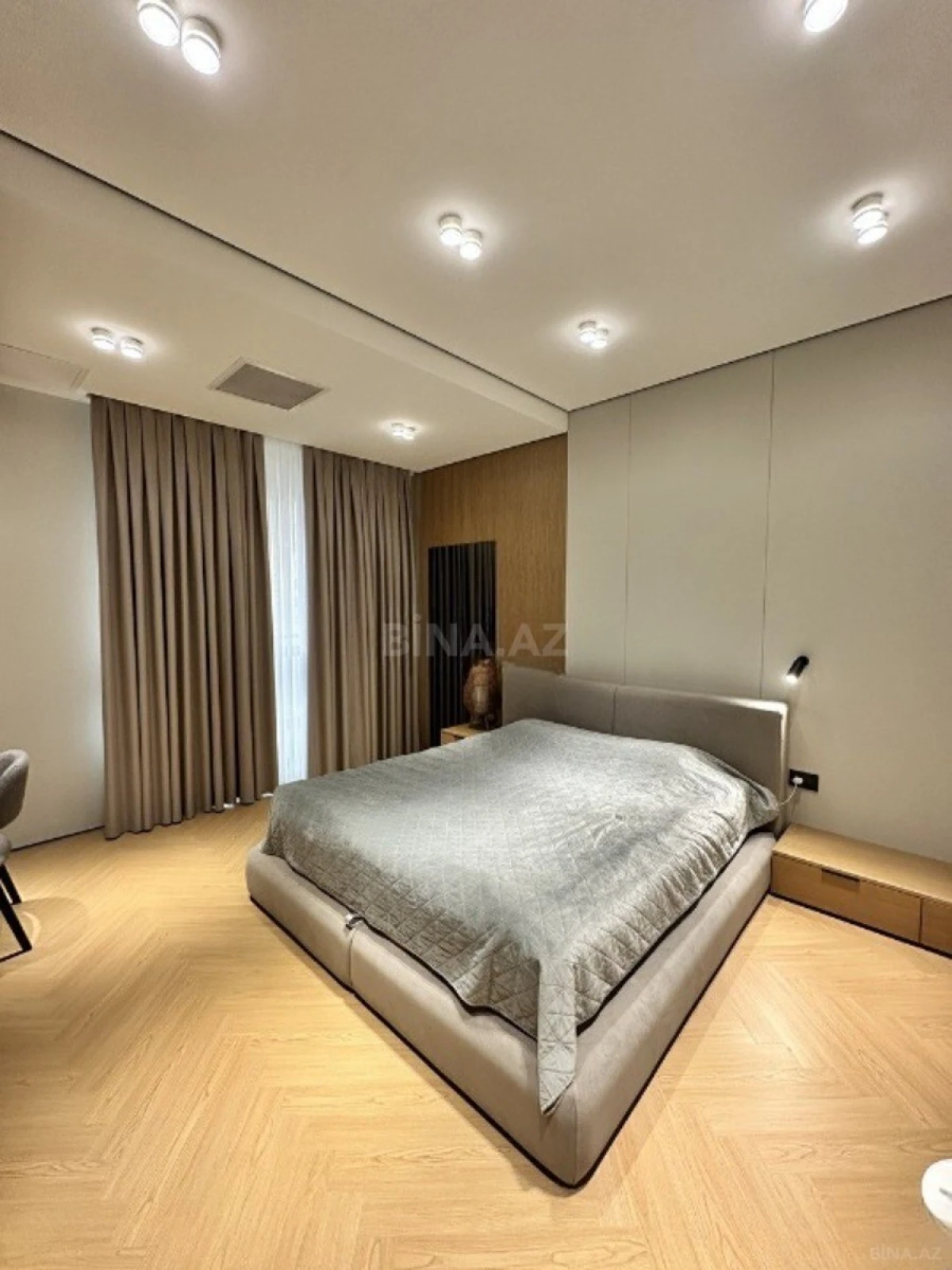 Satılır 3 otaqlı mənzil 128 m²