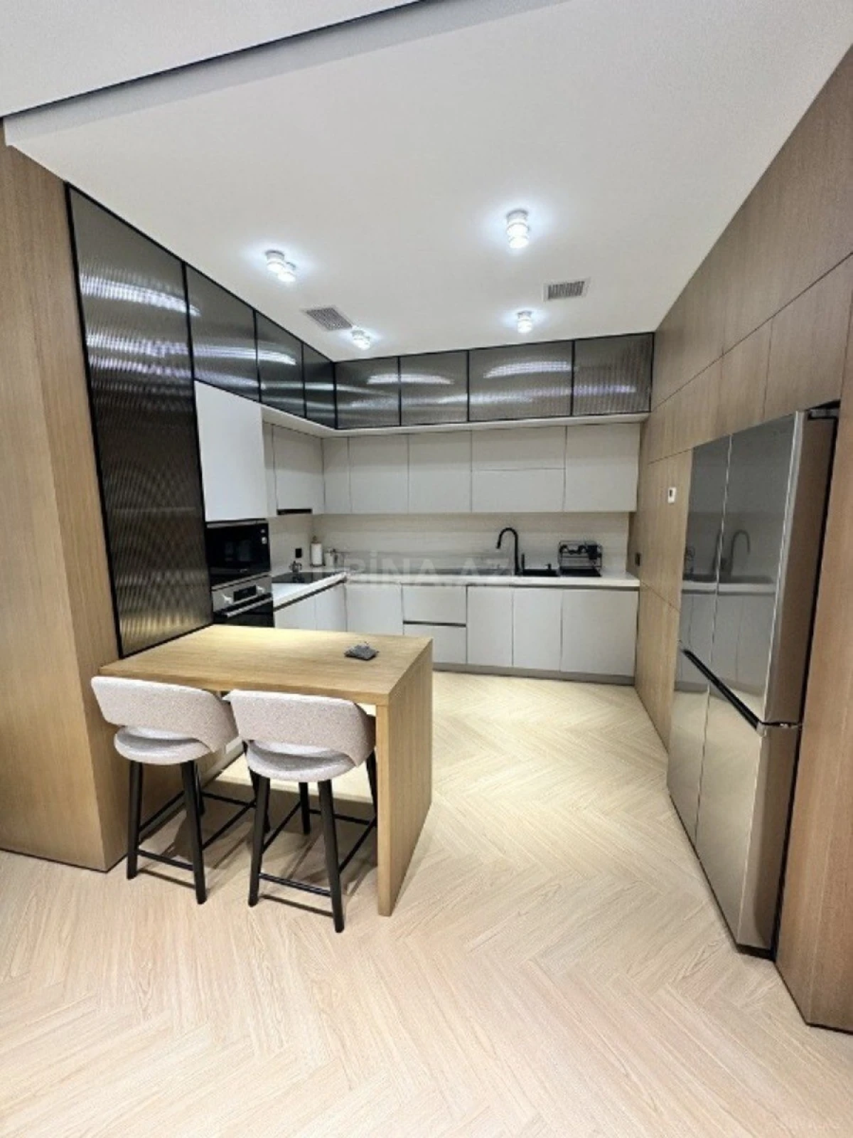 Satılır 3 otaqlı mənzil 128 m²