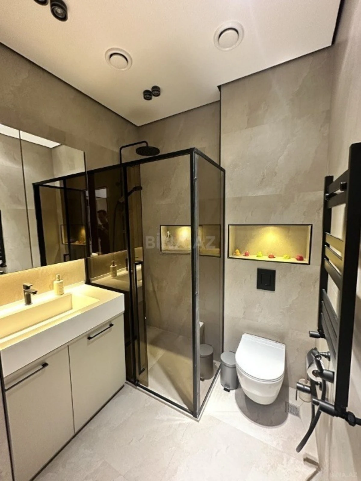 Satılır 3 otaqlı mənzil 128 m²