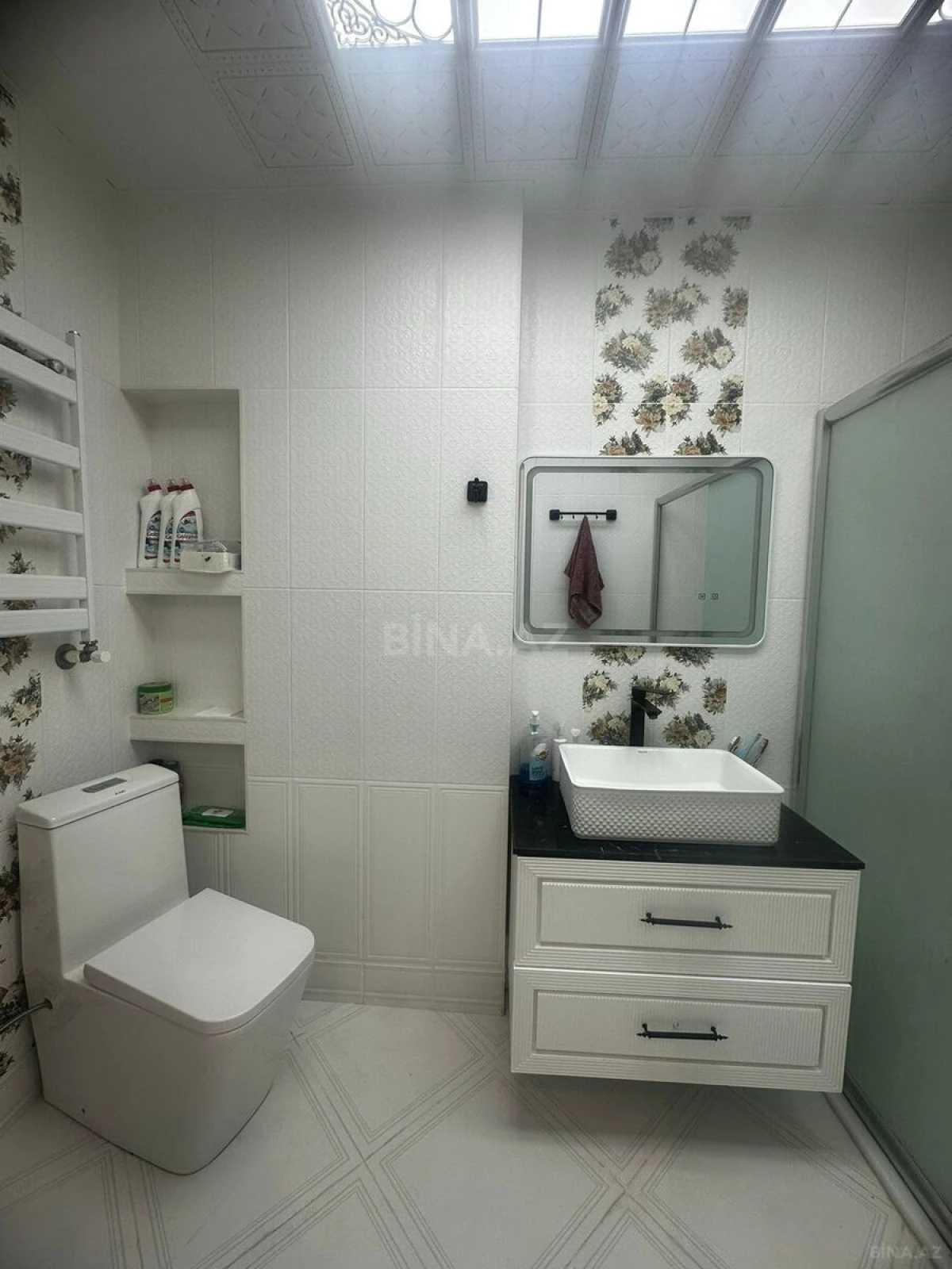 Satılır 2 otaqlı mənzil 65 m²