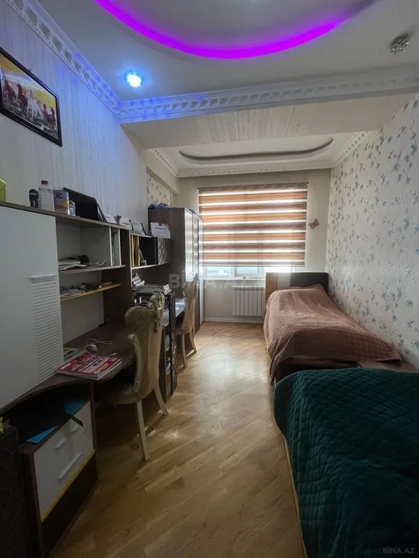 Satılır 4 otaqlı mənzil 146 m²