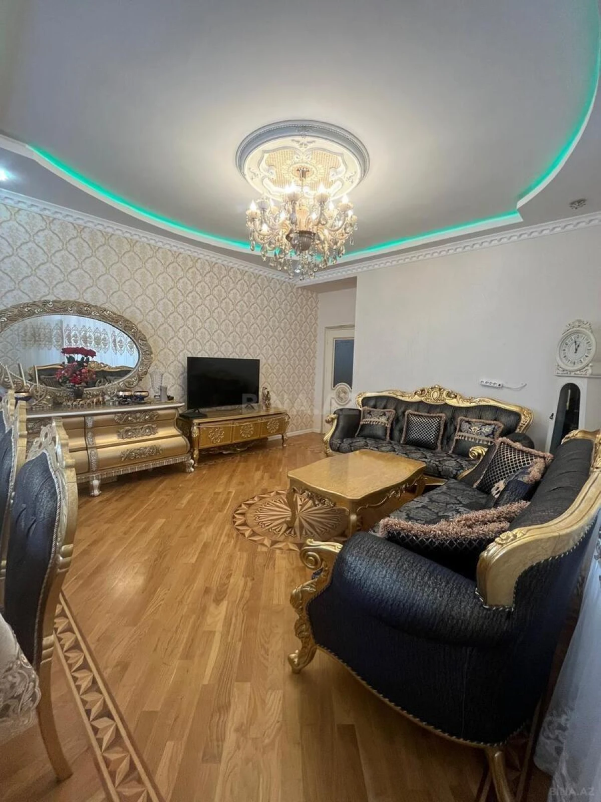 Satılır 4 otaqlı mənzil 146 m²