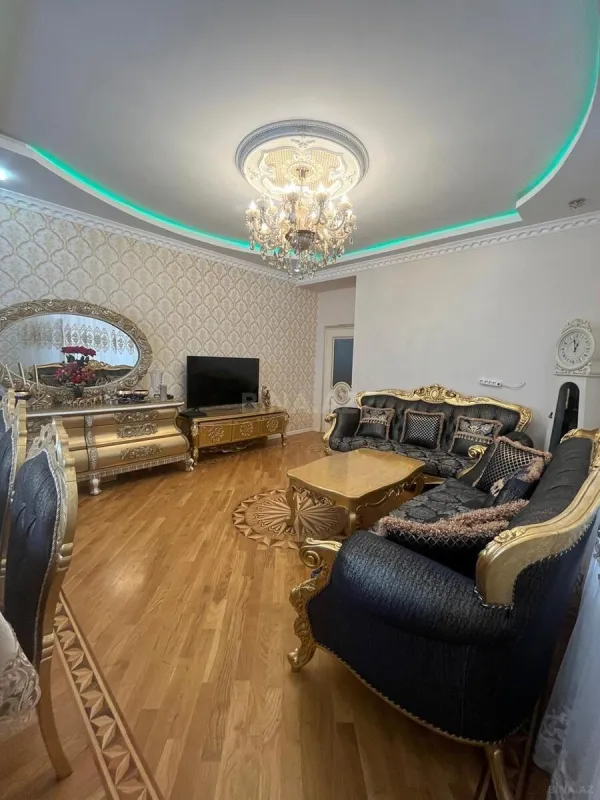 Satılır 4 otaqlı mənzil 146 m²