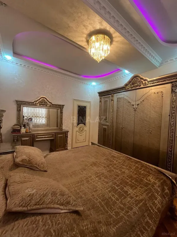 Satılır 4 otaqlı mənzil 146 m²