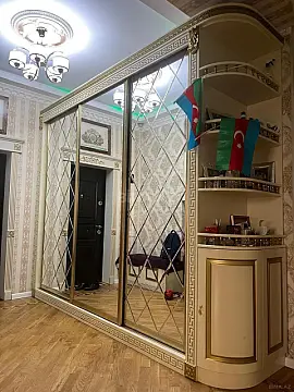 Satılır 4 otaqlı mənzil 146 m²