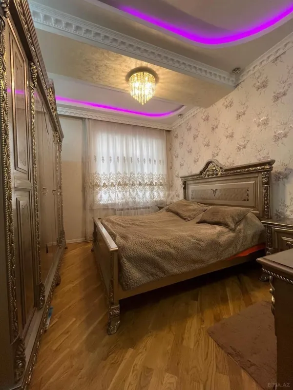 Satılır 4 otaqlı mənzil 146 m²