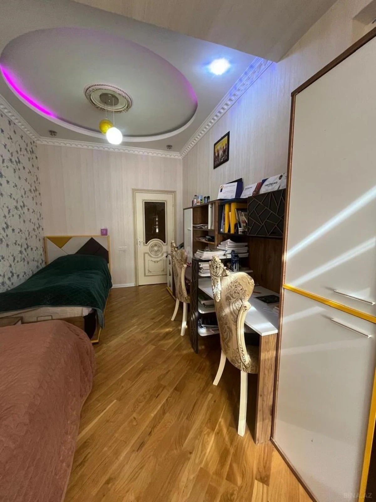 Satılır 4 otaqlı mənzil 146 m²