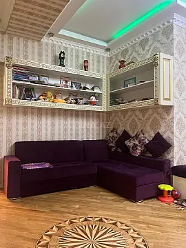Satılır 4 otaqlı mənzil 146 m²