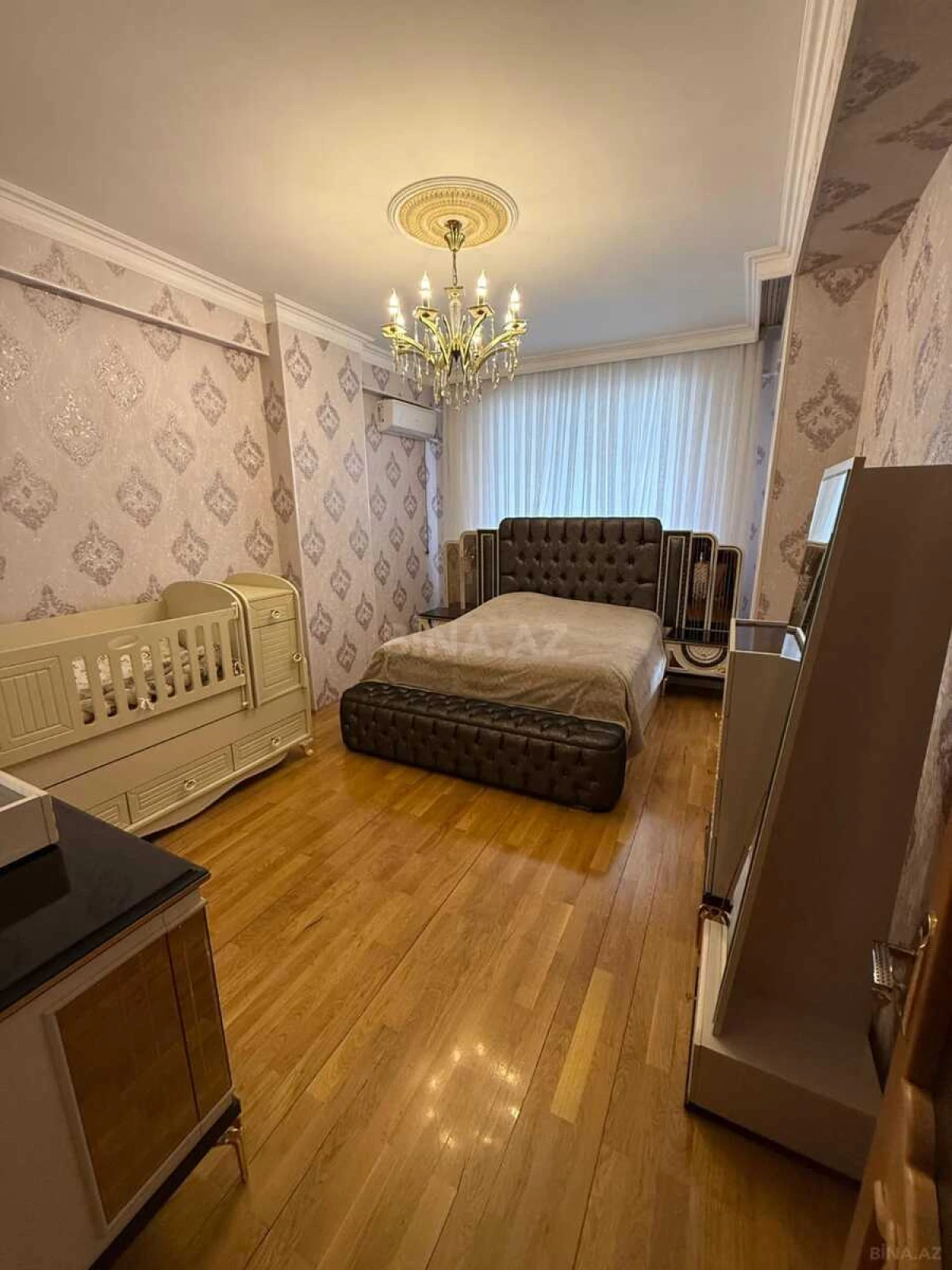 Satılır 2 otaqlı mənzil 98.8 m²