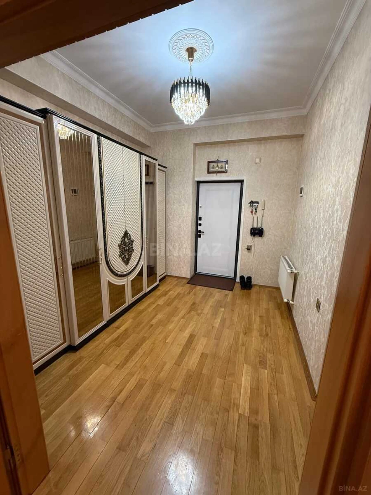 Satılır 2 otaqlı mənzil 98.8 m²