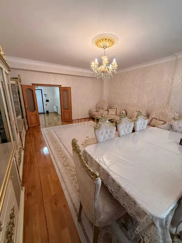 Satılır 2 otaqlı mənzil 98.8 m²
