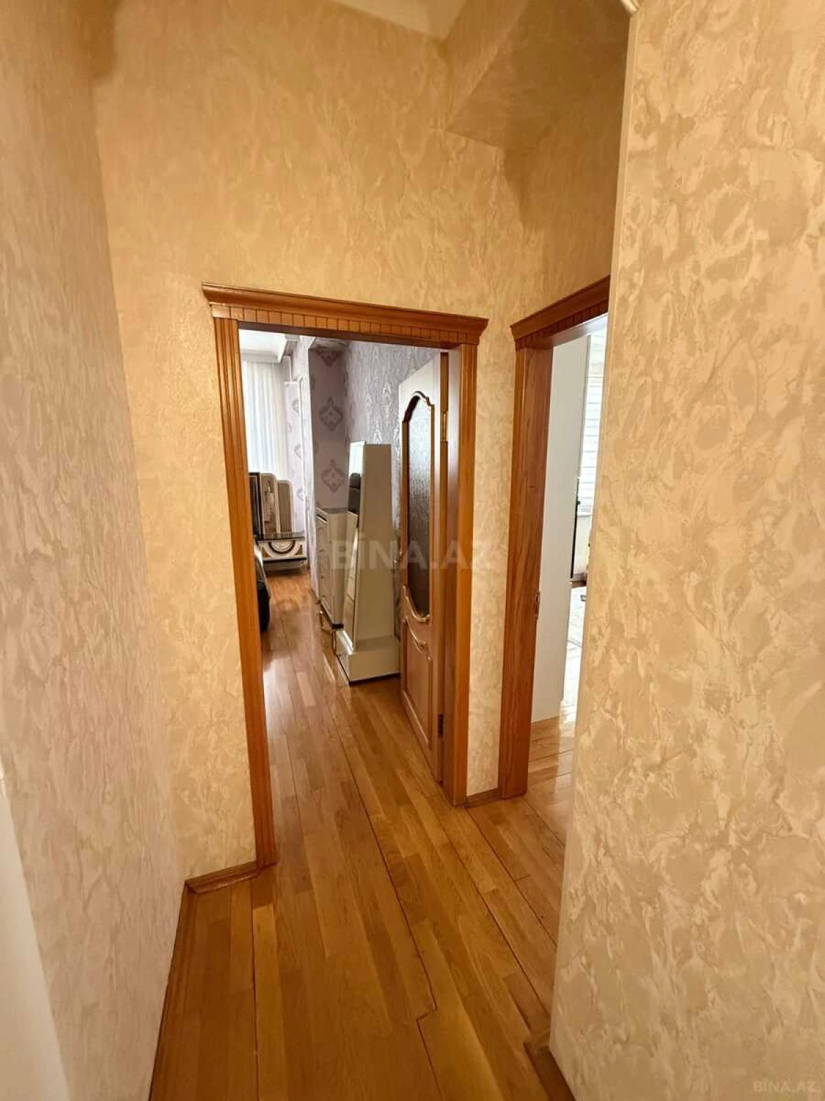Satılır 2 otaqlı mənzil 98.8 m²