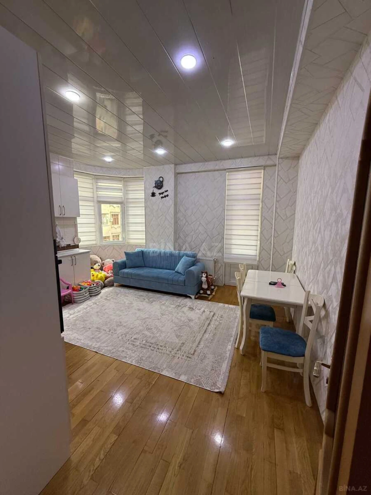 Satılır 2 otaqlı mənzil 98.8 m²
