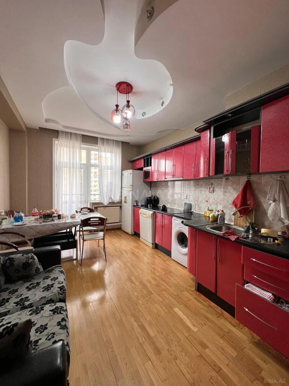 Satılır 4 otaqlı mənzil 185 m²