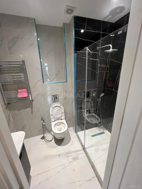 Kirayə verilir 2 otaqlı mənzil 65 m²