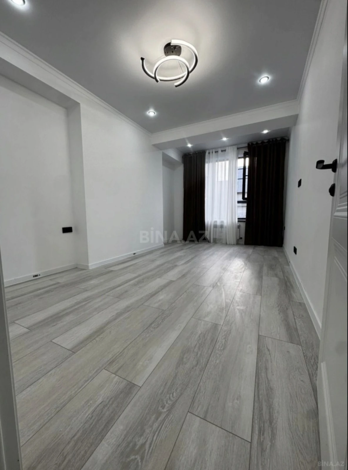 Satılır 2 otaqlı mənzil 60 m²