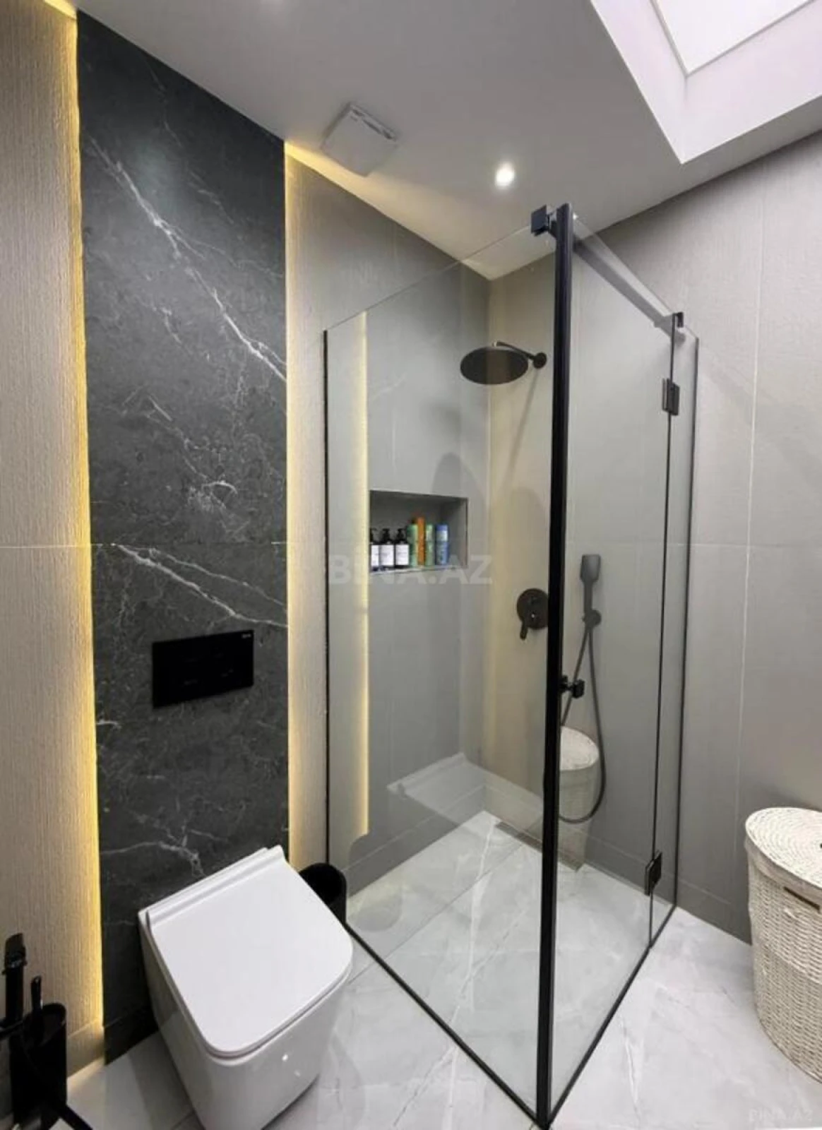 Satılır 3 otaqlı mənzil 135 m²