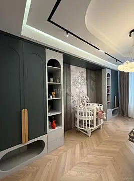 Satılır 3 otaqlı mənzil 135 m²