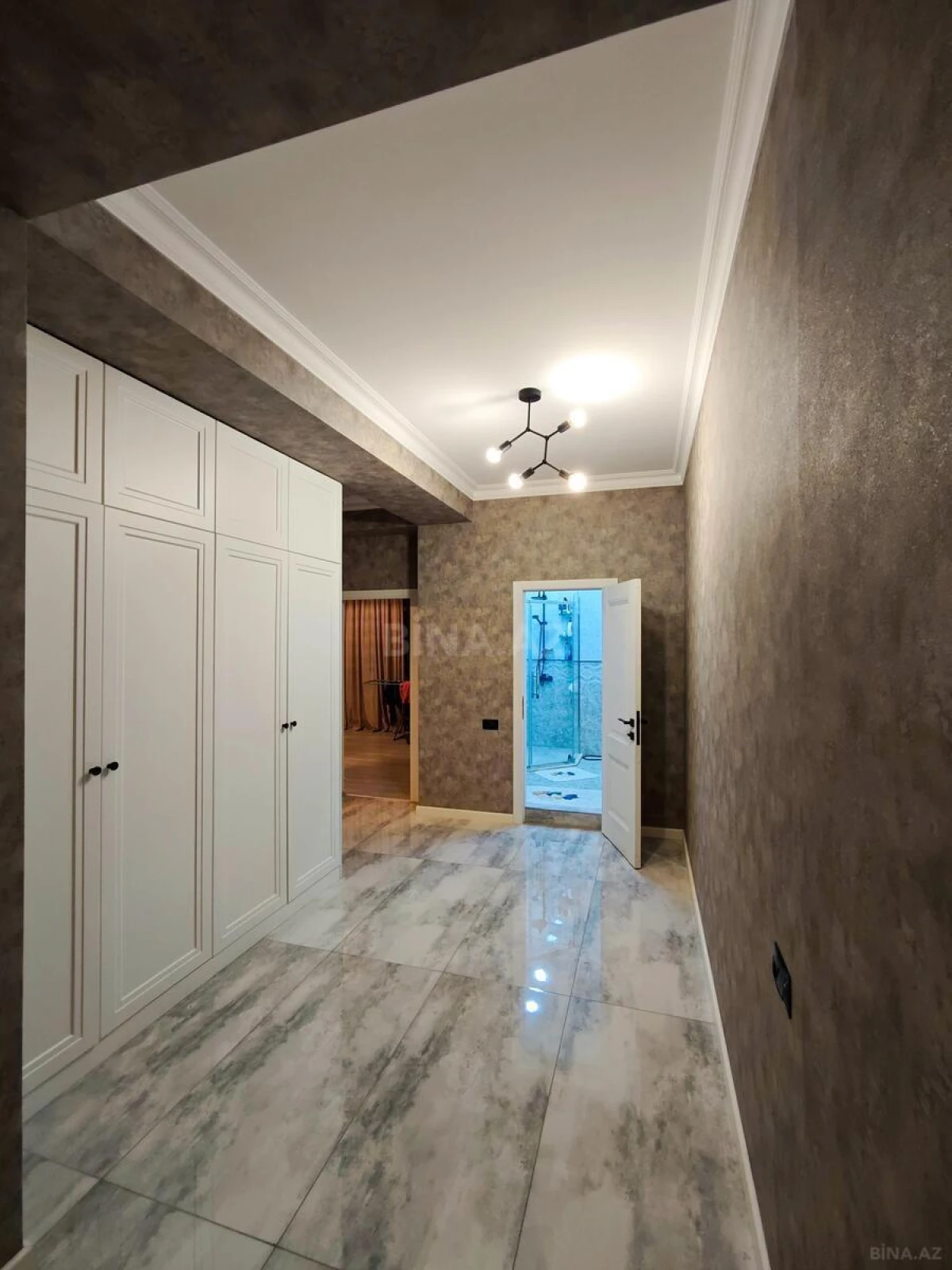 Satılır 3 otaqlı mənzil 150 m²