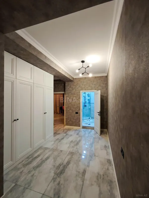 Satılır 3 otaqlı mənzil 150 m²