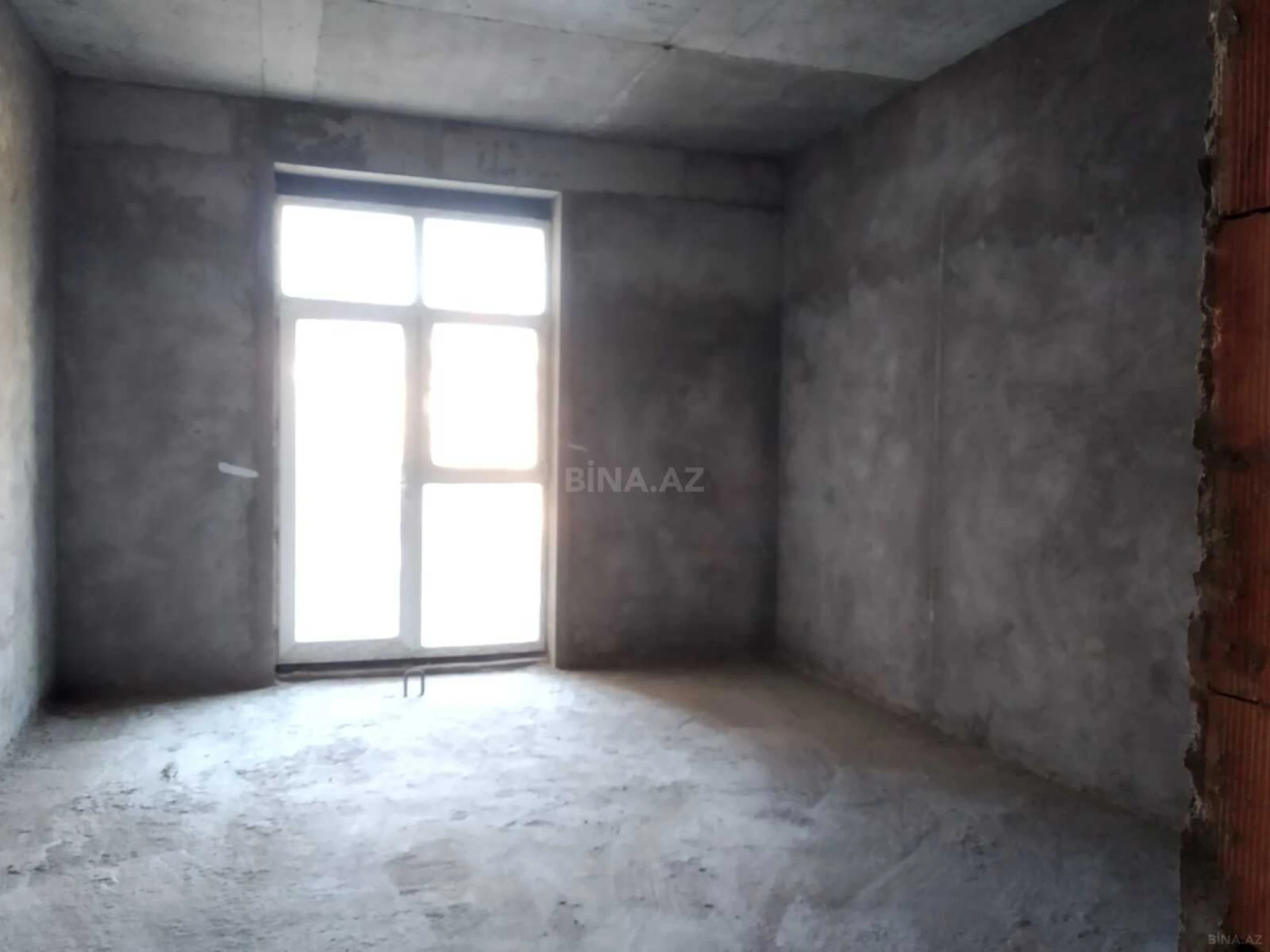 Satılır 4 otaqlı mənzil 148 m²