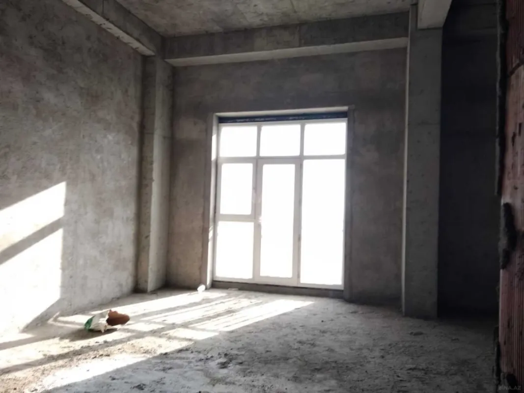 Satılır 4 otaqlı mənzil 148 m²