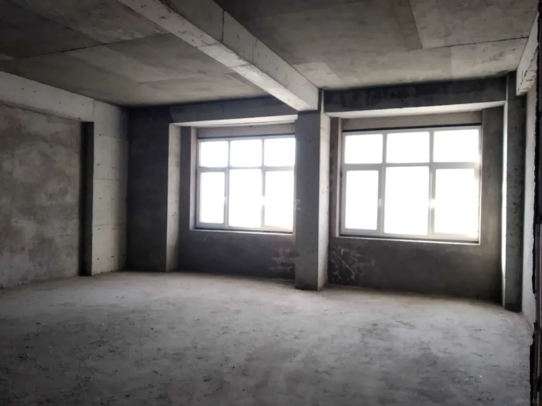 Satılır 4 otaqlı mənzil 148 m²