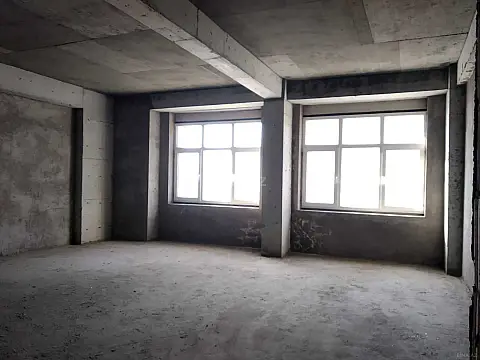 Satılır 4 otaqlı mənzil 148 m²