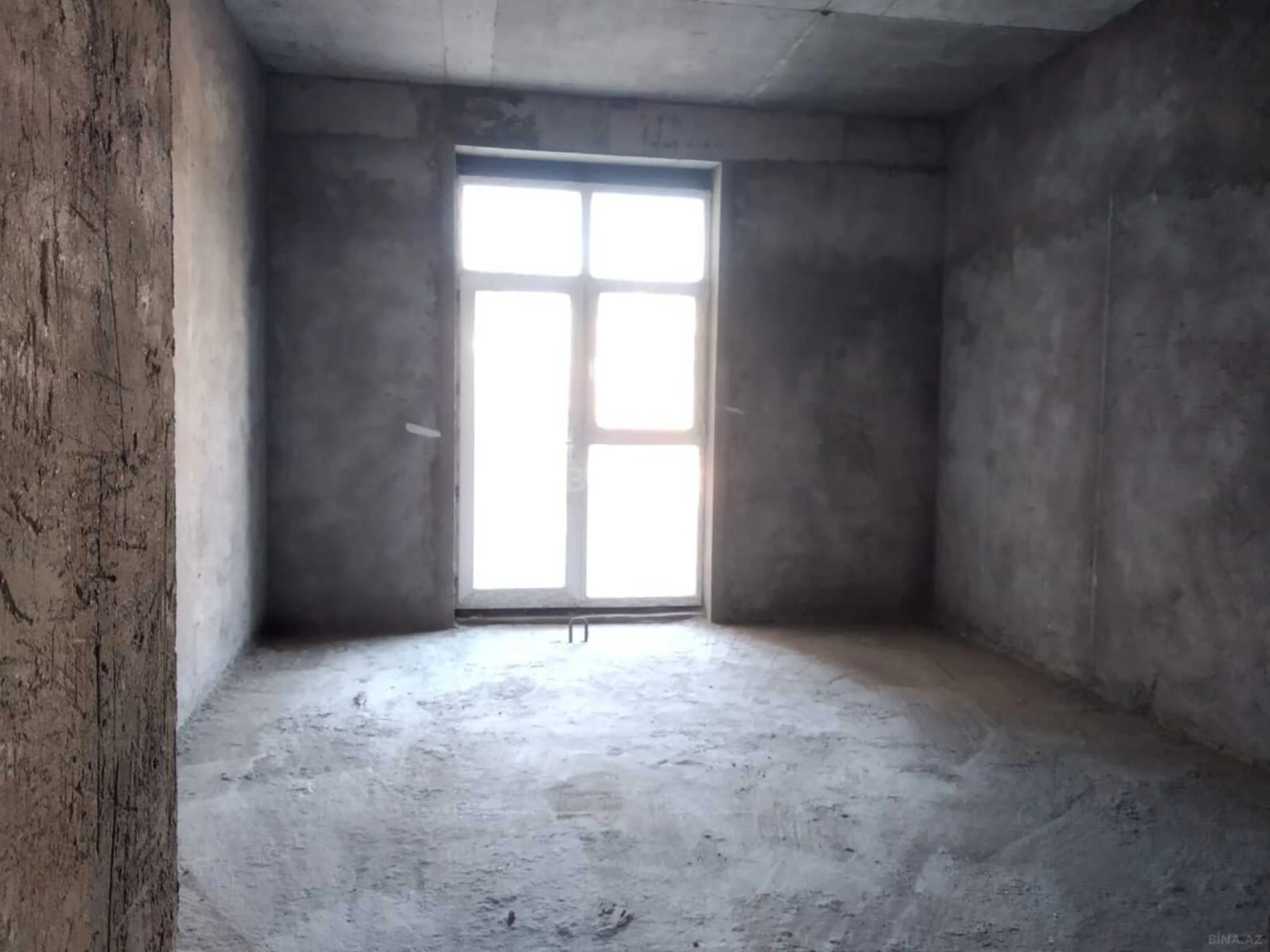 Satılır 4 otaqlı mənzil 148 m²
