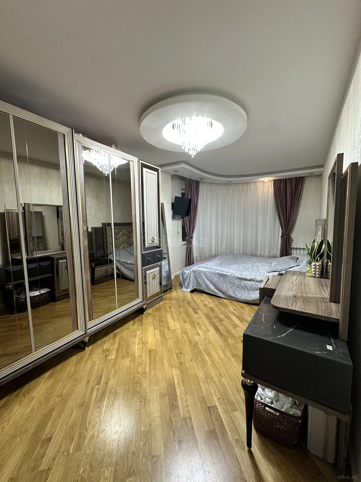 Satılır 3 otaqlı mənzil 112 m²