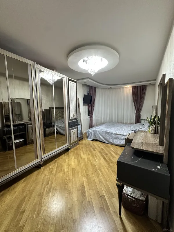 Satılır 3 otaqlı mənzil 112 m²